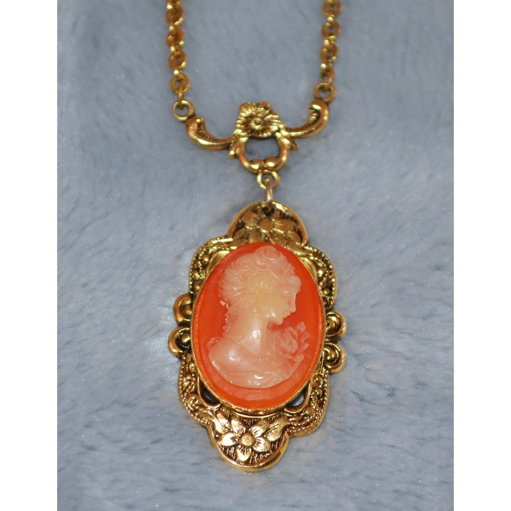 Vintage 1928‎ Brand Gold Tone Cameo Necklace Choker 15" - Picture 2 of 16